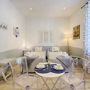 επισκεφθείτε το ξενοδοχείο